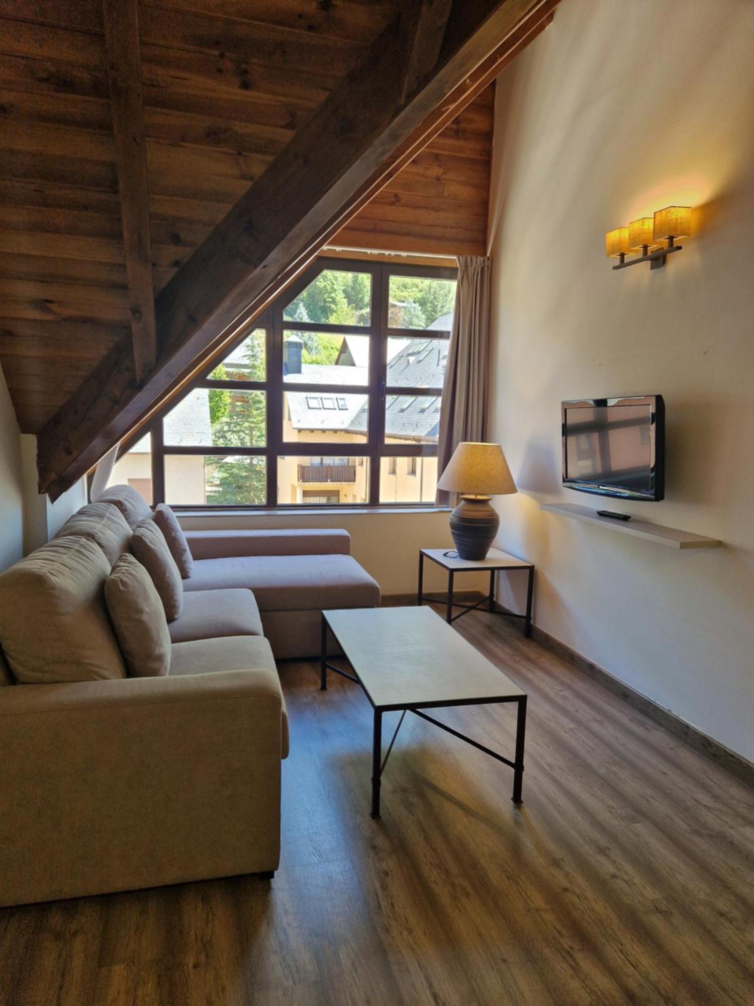 Eth Palai Aparthotel Vielha Exteriör bild