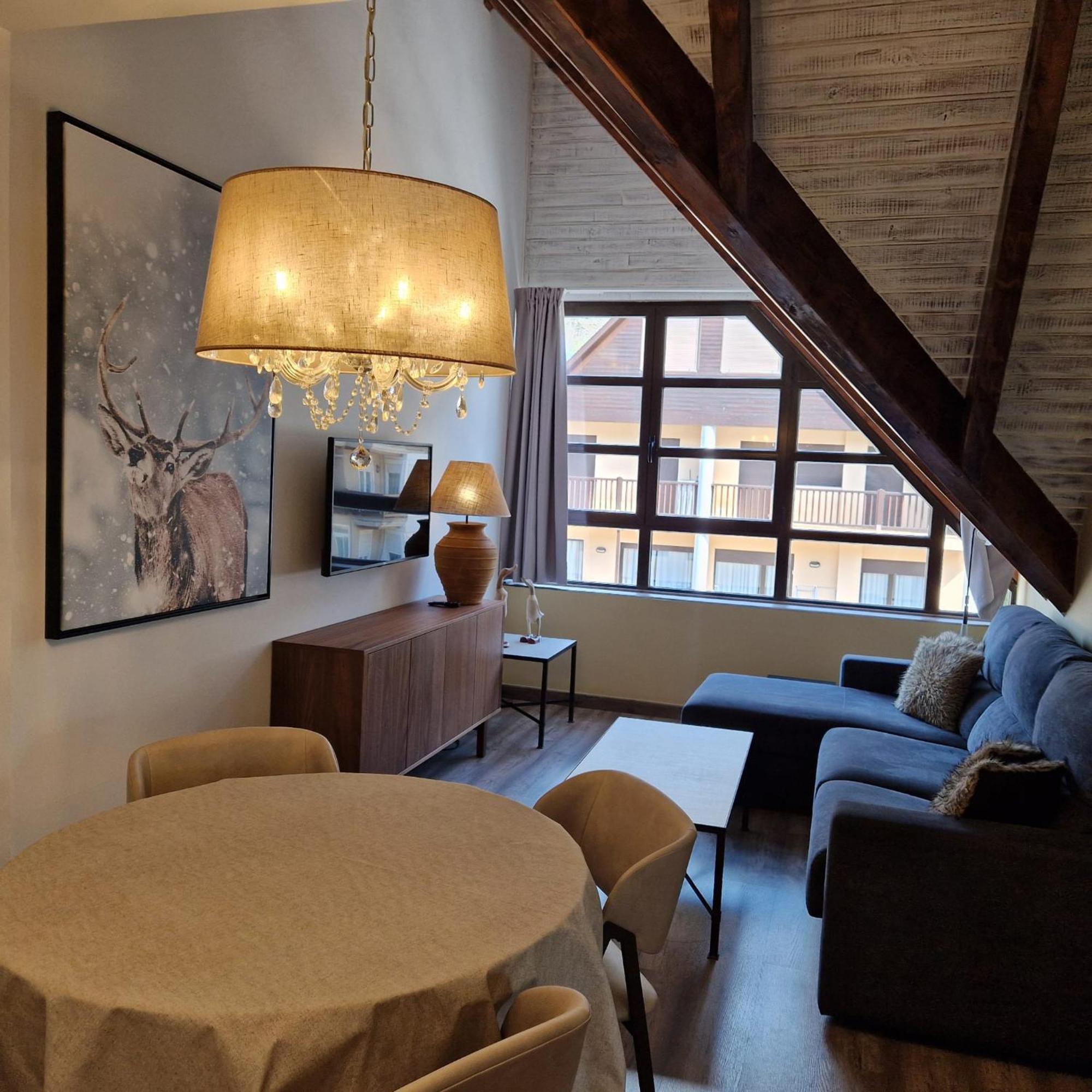 Eth Palai Aparthotel Vielha Exteriör bild