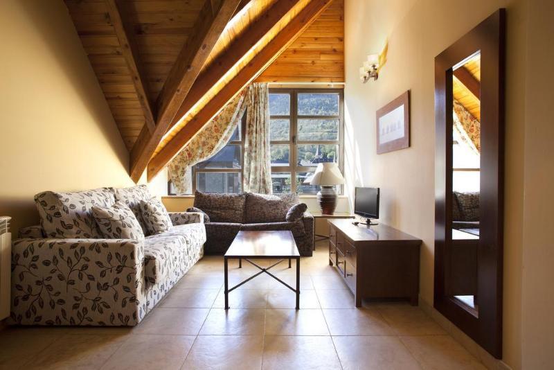 Eth Palai Aparthotel Vielha Exteriör bild